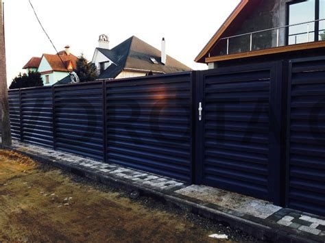 Забор жалюзи металлические горизонтальный темно-синий
